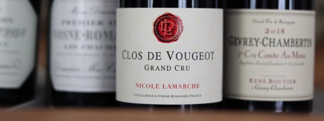 Bouteilles de Clos de Vougeot Grand Cru en Côte de Nuits, en Bourgogne